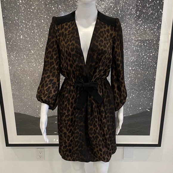Giambattista Valli Dresses & Skirts - Giambattista Valli Silk Leopard Print Dress